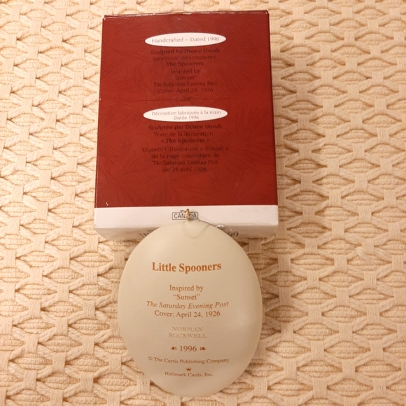 Hallmark Keepsake Norman Rockwell Ornament Little Spooners - Picture 2 of 6